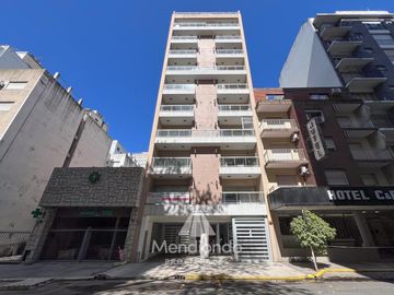 Depto 2 amb al frente con Balcón   Cochera muy amplia y baulera Zona Aldrey