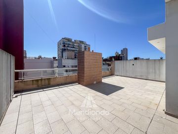 Depto 2 amb al frente con Balcón   Cochera muy amplia y baulera Zona Aldrey
