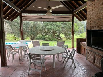 Casa sobre Golf de muy buena calidad en excelente ubicación 2 Lotes