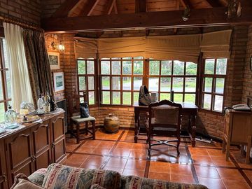 Casa sobre Golf de muy buena calidad en excelente ubicación 2 Lotes