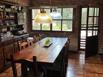 Casa sobre Golf de muy buena calidad en excelente ubicación 2 Lotes