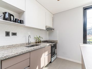 Venta departamento 3 ambientes en dúplex con terraza y parrilla en Parque Avellaneda (1º5)