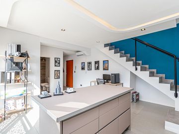 Venta departamento 3 ambientes en dúplex con terraza y parrilla en Parque Avellaneda (1º5)