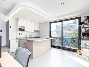 Venta departamento 3 ambientes en dúplex con terraza y parrilla en Parque Avellaneda (1º5)