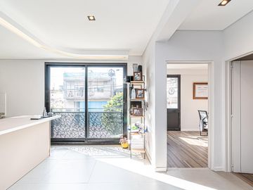 Venta departamento 3 ambientes en dúplex con terraza y parrilla en Parque Avellaneda (1º5)