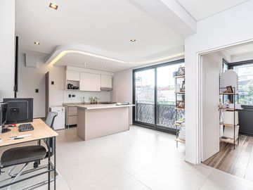 Venta departamento 3 ambientes en dúplex con terraza y parrilla en Parque Avellaneda (1º5)