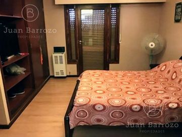 Casa en venta en Miramar: 3 dormitorios en 2 plantas. Acepta permuta por inmueble en la zona.