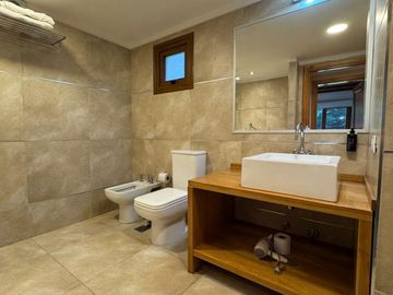 VENTA Exclusivo Departamento en Peninsula Manzano Villa La Angostura.