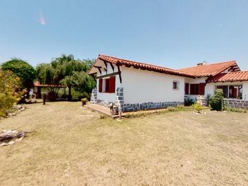 INVERSOR! VENDO Casi 7 hectáreas para lotear con 14 lotes y Chalet 3 dormitorios - 2 baños