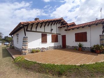 INVERSOR! VENDO Casi 7 hectáreas para lotear con 14 lotes y Chalet 3 dormitorios - 2 baños