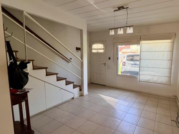 Triplex 4 ambientes  en Pinar de Tigre