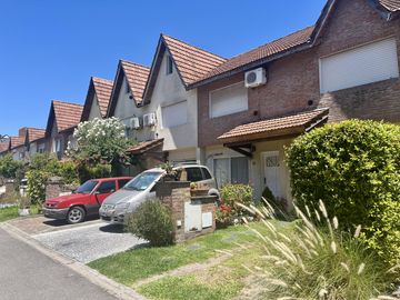 Triplex 4 ambientes  en Pinar de Tigre