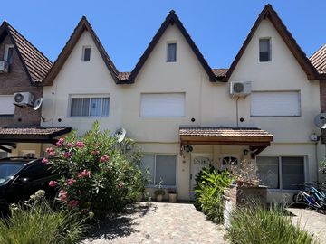 Triplex 4 ambientes  en Pinar de Tigre
