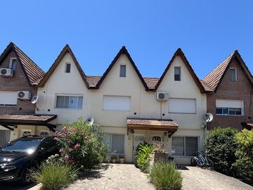Triplex 4 ambientes  en Pinar de Tigre