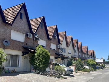 Triplex 4 ambientes  en Pinar de Tigre