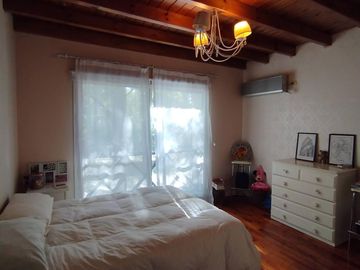 Casa de 4 dormitorios en excelente estado de muy buena calidad