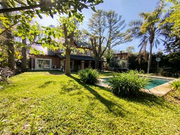 Casa de 4 dormitorios en excelente estado de muy buena calidad