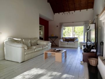 Casa de 4 dormitorios en excelente estado de muy buena calidad