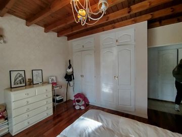 Casa de 4 dormitorios en excelente estado de muy buena calidad