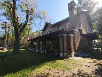 Casa de 4 dormitorios en excelente estado de muy buena calidad