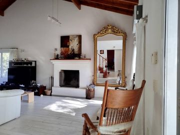 Casa de 4 dormitorios en excelente estado de muy buena calidad