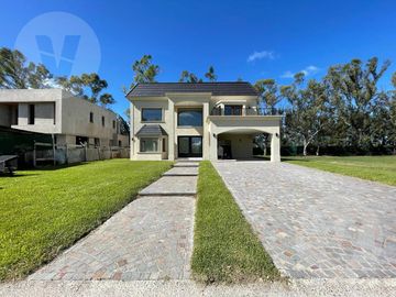 Casa en venta con renta -  Barrio Saint Thomas Oeste, Canning