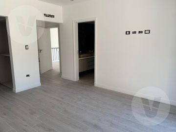 Casa en venta con renta -  Barrio Saint Thomas Oeste, Canning