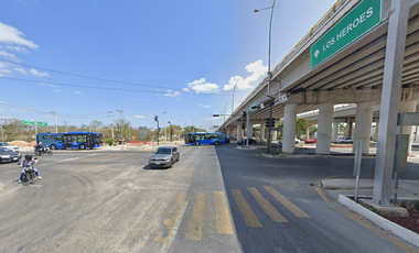TERRENO EN VENTA EN MÉRIDA SOBRE AVENIDA EN EL FRACCIONAMIENTO LOS HÉROES