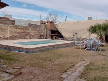 Venta Amplia Casa Calle Terrada Lujan de Cuyo