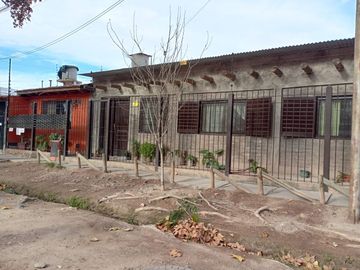 Venta Amplia Casa Calle Terrada Lujan de Cuyo