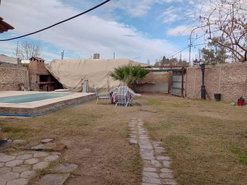 Venta Amplia Casa Calle Terrada Lujan de Cuyo