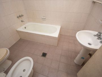 VENTA PH 2 AMB CON PATIO EN TIGRE A RECICLAR