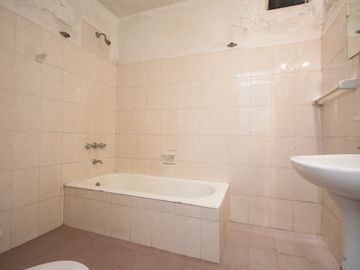 VENTA PH 2 AMB CON PATIO EN TIGRE A RECICLAR