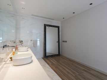 Casa Venta 8 Ambientes Saint Thomas Villa Italiana