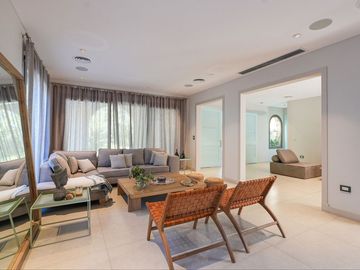 Casa Venta 8 Ambientes Saint Thomas Villa Italiana