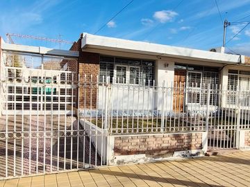 VENTA CASA BARRIO TRAPICHE GODOY CRUZ