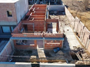 Casa 3 dormitorios a terminar en venta Centenario
