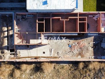 Casa 3 dormitorios a terminar en venta Centenario