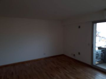 MONOAMBIENTE EN ALQUILER -TIGRE, C/COCHERA
