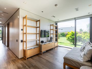 Venta casa 7 amb al lago pileta permuta Terralagos