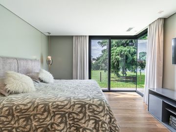 Venta casa 7 amb al lago pileta permuta Terralagos