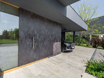 Venta casa 7 amb al lago pileta permuta Terralagos