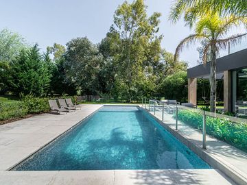 Venta casa 7 amb al lago pileta permuta Terralagos