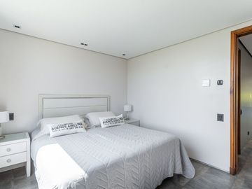 Venta casa 7 amb al lago pileta permuta Terralagos