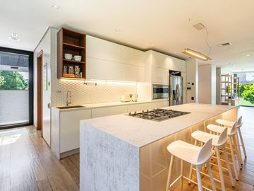 Venta casa 7 amb al lago pileta permuta Terralagos