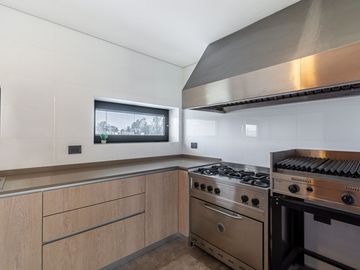 Venta casa 7 amb al lago pileta permuta Terralagos