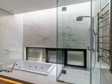 Venta casa 7 amb al lago pileta permuta Terralagos