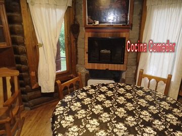 VENTA CASA ESTILO CABAÑA ZONA COMERCIAL PILAR