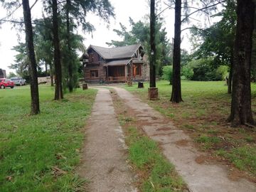 VENTA CASA ESTILO CABAÑA ZONA COMERCIAL PILAR