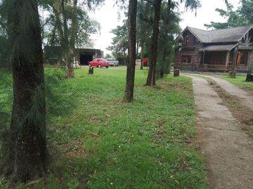 VENTA CASA ESTILO CABAÑA ZONA COMERCIAL PILAR